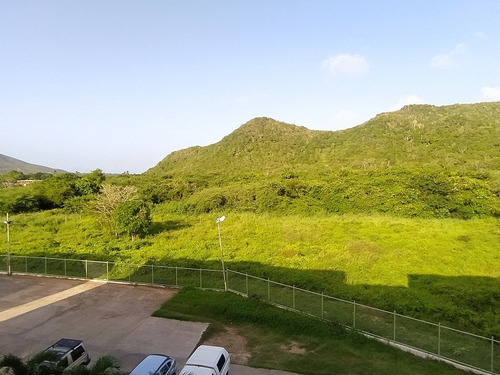 Imagen 11 de 12 de Moderno Apartamento Con Vista A La Montaña