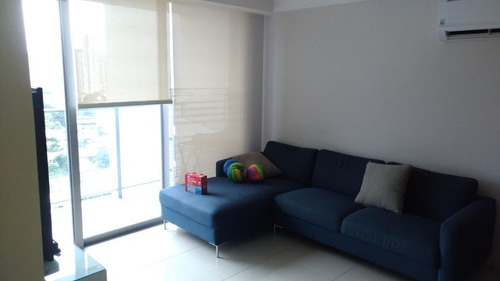 Apartamento En Alquiler, Via España, 3 Recamaras