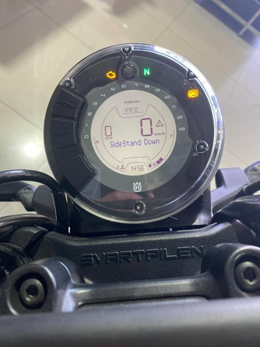 Husqvarna 401 Svartpilen | No Z400 Duke 390 Dominar