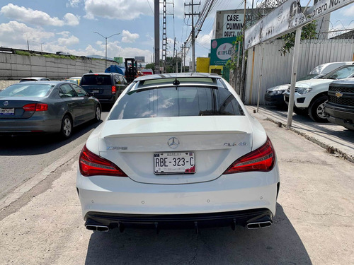 Imagen 12 de 14 de Mercedes-benz Clase Cla 2017 2.0 45 Amg At