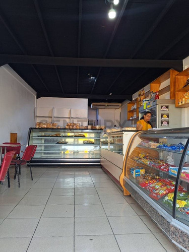 Local Comercial En Barrio Sucre De 3 Niveles