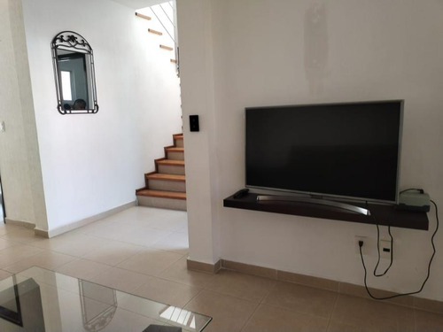 Casa En Renta En Colonia San Mateo Otzacatipan, Toluca, Estado De México