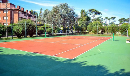Imagen 30 de 30 de Oportunidad En Venta. Edificio Fragata. Punta Del Este. Playa Mansa. Frente Al Mar. - Punta Del Este Mansa