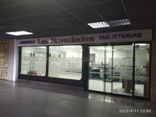 Cómoda Oficina En Alquiler Ubicada En La Segunda Planta Del Centro Comercial Macaracuay Plaza, #24-21762