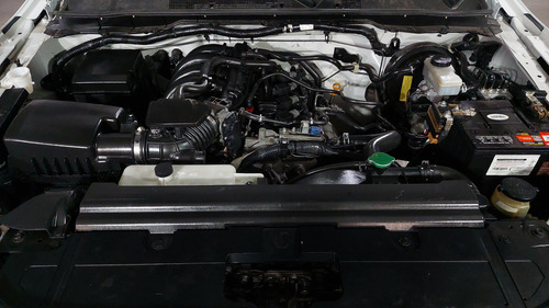 Nissan NP300 2.5 NP300 CHASIS CABINA