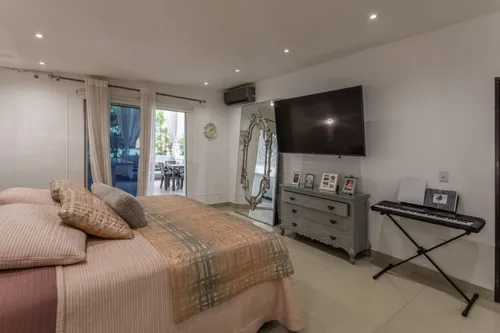 Casa En Venta En Laureles. Cod V12105