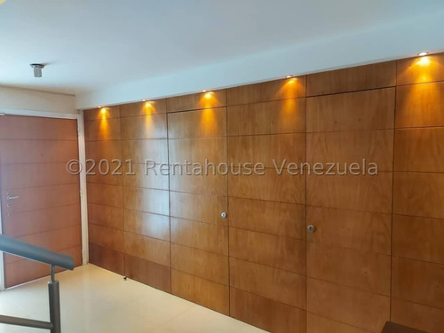 Imagen 2 de 30 de En Exclusivo Conjunto Muy Cerca De Farmatodo El Hatillo, Con Bellas Áreas Sociales, Jardín Privado, Hermosos Towhouse