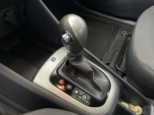 Imagen 22 de 25 de Kia Rio Spice R 1.4 At