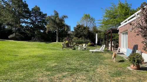 Clasica Casa En El Barrio Privado Carmel