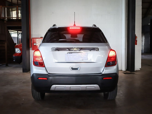 Imagen 6 de 14 de Chevrolet Tracker 2015 1.8 Ltz Fwd Mt 140cv