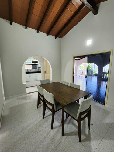 Imagen 11 de 16 de Vendo Hermosa Casa En Lambare, Bo. Santa Luisa