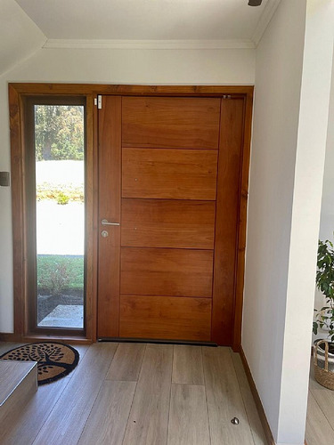 Parcela Con Moderna Casa Los Riscos Pucón