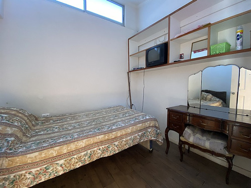 Casa Con Potencial Comercial A 1 Cuadra De Metro Ecuador