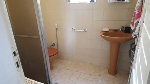 Casa 03 Quartos,suíte, Varanda, 02 Vagas, No Bairro Cachoeirinha. - 7354
