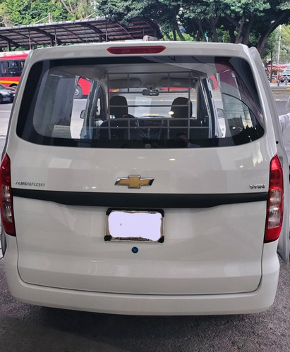Imagen 4 de 10 de Chevrolet Tornado Van 2022