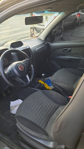 Imagem 7 de 9 de Fiat Strada 2016 1.8 16v Adventure Cab. Dupla Flex 3p