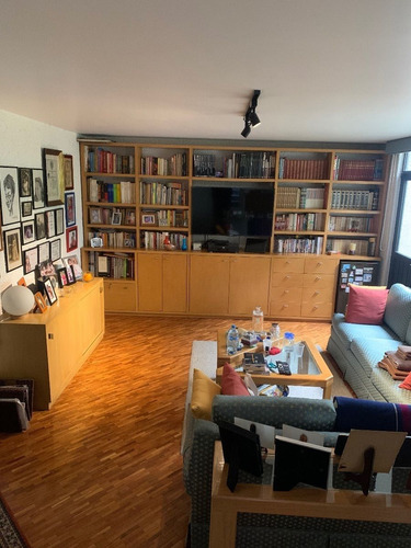 Casa En Venta Con 5 Recámaras Y Jardín, En Paseo De Las Lomas Santa Fe
