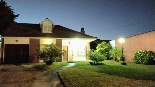 Imagen 3 de 20 de Calle 1 Entre 12 Y 14 - Chalet 3 Dormitorios En Lote De 15x40
