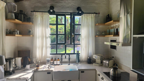 Quinta Con Casa De Huespedes En Venta - Parque Arbolado De 6.500 M² - Zelaya