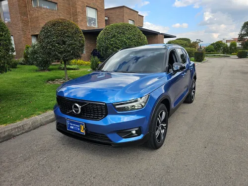 Volvo XC40 2.0 T4 R-Design