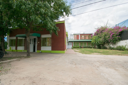 Imagen 4 de 19 de Hotel En Venta Sobre Ruta 11