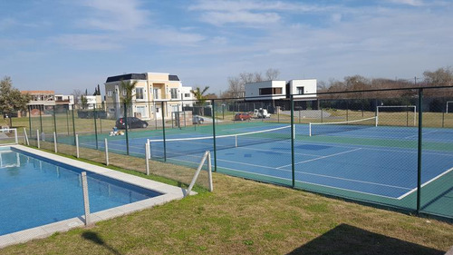 Casa En Venta En Barrio Privado Brisas De Adrogué