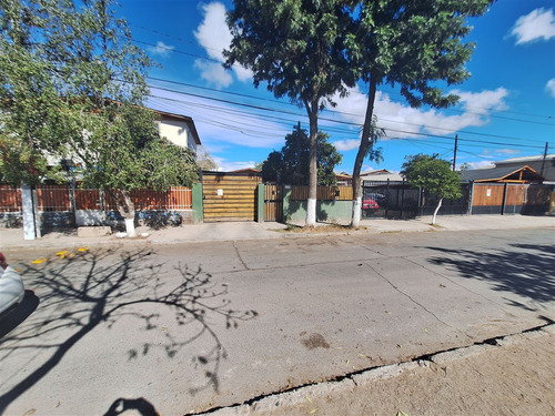 Casa En Venta De 4 Dorm. En El Bosque