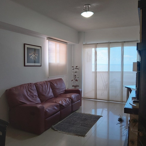 Imagen 3 de 12 de En Venta Excelente Oportunidad De Inversión. Apartamento En Edificio Res. Sea View. Hermosa Vista A Playa Mansa.