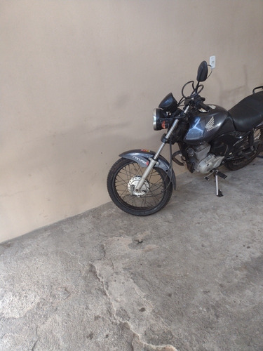 Imagem 3 de 3 de Honda 150 Esd