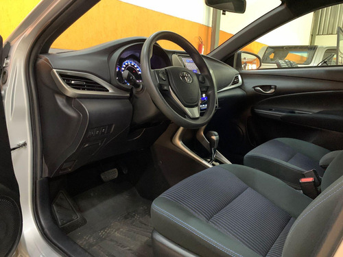 Imagem 12 de 13 de Toyota Yaris 1.3 Xl Cvt (flex)