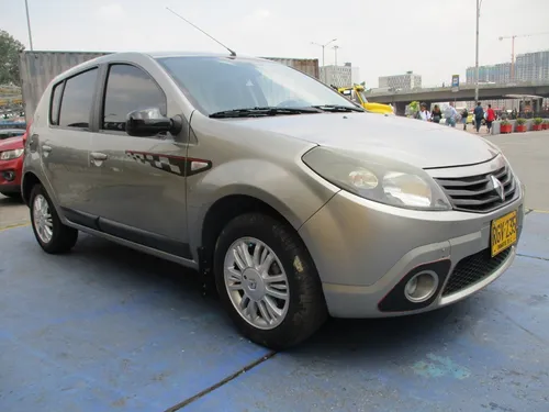 Renault Sandero Gt Line 4x2 1600cc Mt Aa