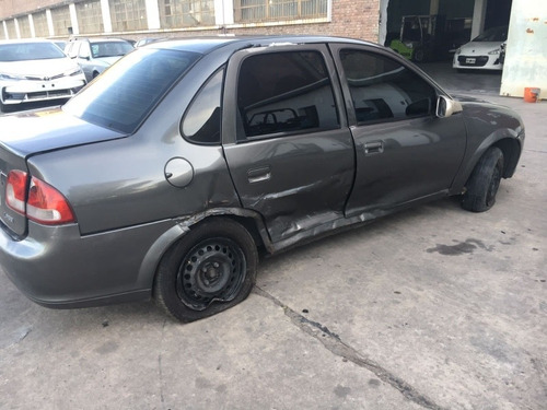 Imagen 7 de 17 de Chevrolet Corsa Classic