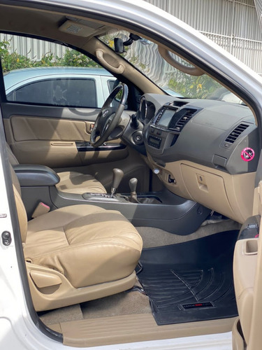 Imagen 9 de 11 de Toyota Fortuner 4x4