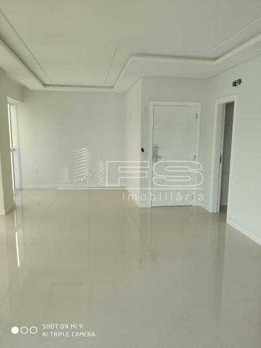 Imagem 4 de 15 de Apartamento No Via Del Mare 3 Suites Meia Praia - 4122