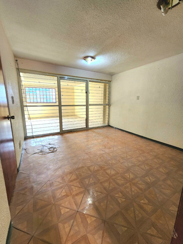 Lindisima Casa En Venta, 3 Niveles, Excelente Ubicación Sobre Esquina Valle Mezen, Valle De Aragón 3 Seccion