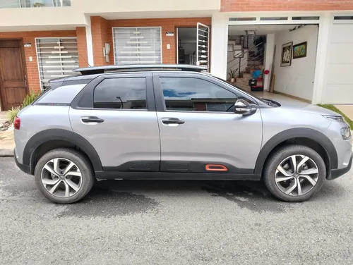 Citroën C4 Cactus 1.6 Shine Turbo Aut