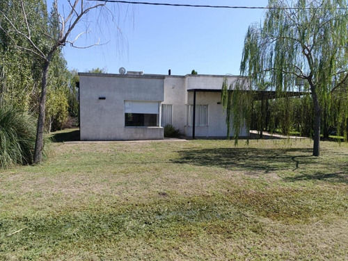 Casa En Venta - 2 Dormitorios 1 Baño - Oliveros