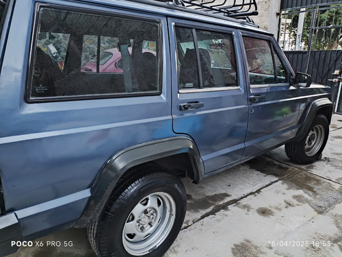 Jeep Cherokee Cherokee Sport 4x4 At