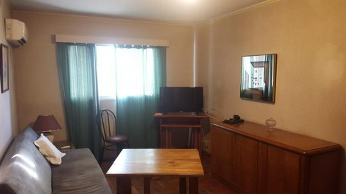 Fernández Crespo Esq. Miguelete. 1 Dormitorio.