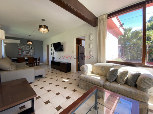 Hermosa Y Cómoda Casa En Playa Mansa - Ref: 4965