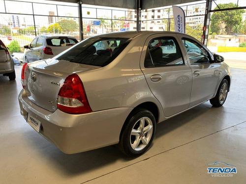 Imagem 5 de 15 de Toyota Etios 1.5 X Sedan 16v Flex 4p Automático