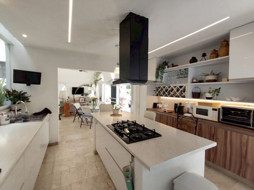 Casa Estilo Mediterráneo En Un Solo Nivel En Burgos Bugambilias, Temixco Morelos.