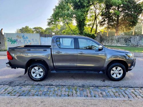Imagen 5 de 12 de Toyota Hilux 2016 2.7 Cd Srv Vvti 4x2 - A3