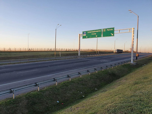 Imagen 8 de 12 de Ruta 101 Frente Al Aeropuerto