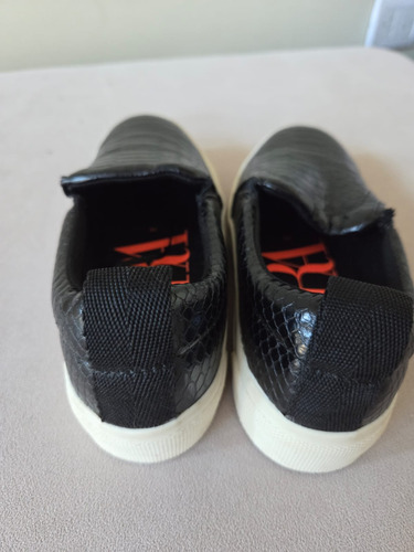 Panchas Zapatillas Zara Mujer 35 Cuero Negro (Usado)