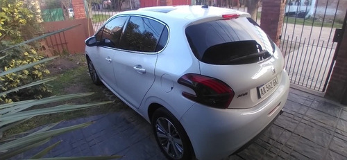 Imagen 5 de 16 de Peugeot 208 2016 1.6 Feline Pack Cuir
