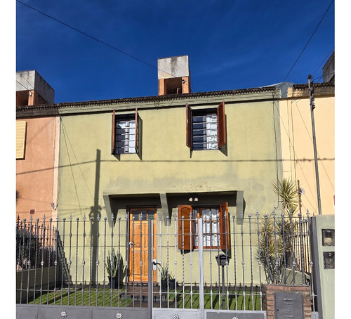 Venta De Casa De Ipv 3 Dormitorios. Bº Ampliacion Residencial America Cordoba. Arg No Apta Credito Hipotecario