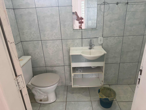 Chácara A 1,5 Km Da Cidade, Com 1300 Metros Quadrados.
