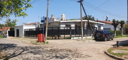 Imagen 1 de 10 de Venta Chalet 5 Ambientes Ciudad Evita