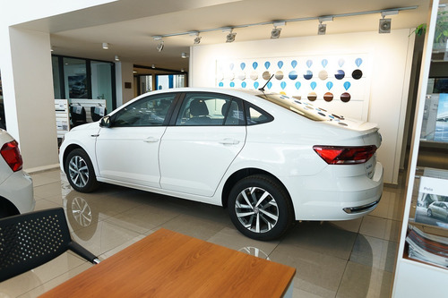 Imagen 3 de 10 de Volkswagen Virtus Highline 2022 0km